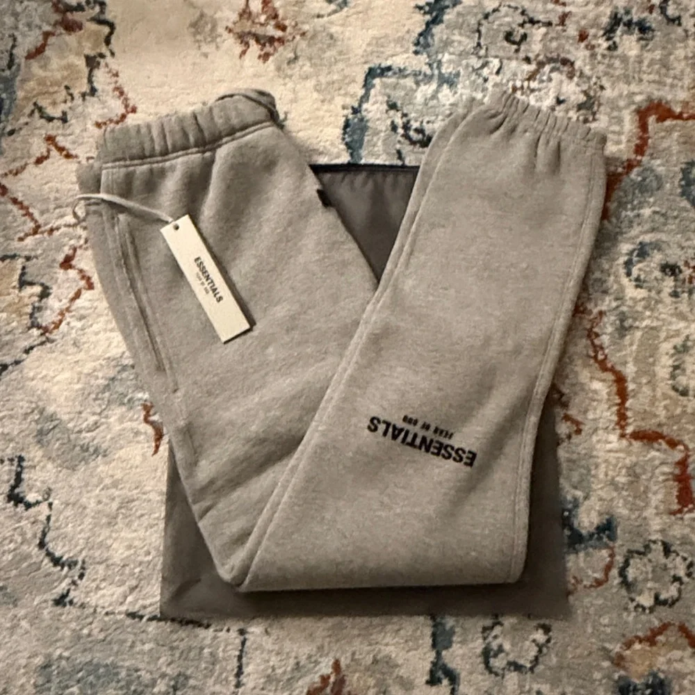 Essentials Fear Of God Sweatpants Dark Oatmeal Large - Picture 5 of 6